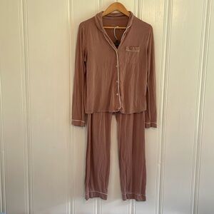 pajama set, size small